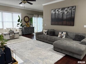 2812 Castlerock Ridge in Springfield, IL - Building Photo - Building Photo