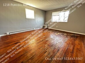 1218 Purcell Ave in Cincinnati, OH - Foto de edificio - Building Photo