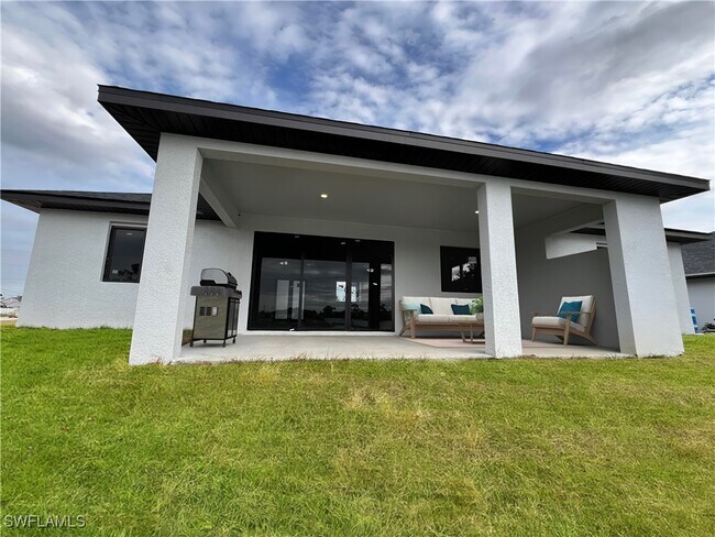 property at 2724 Diplomat Pkwy W