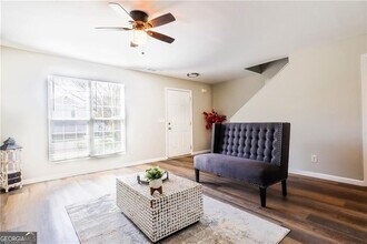 5823 Strathmoor Manor Cir in Lithonia, GA - Building Photo - Building Photo