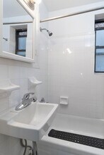 317 E 93rd St in New York, NY - Building Photo - Building Photo