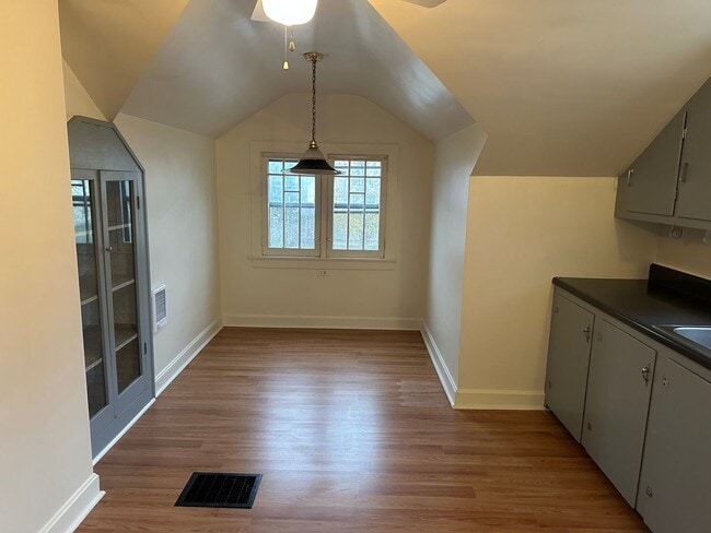 70 Clifton Dr in Boardman, OH - Foto de edificio - Building Photo