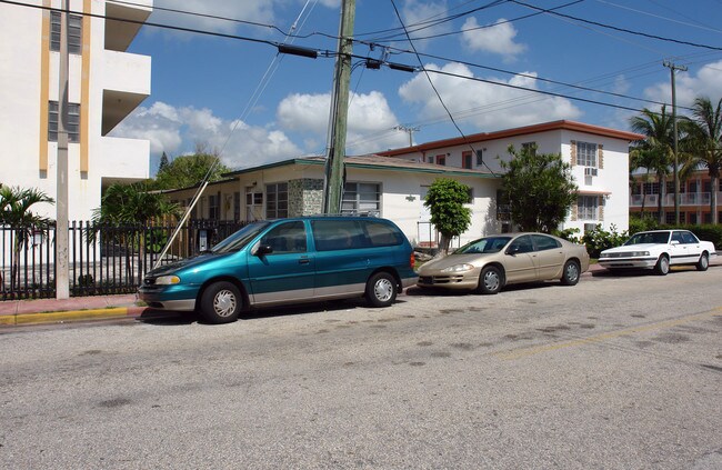 The Marionette in Miami Beach, FL - Building Photo - Building Photo