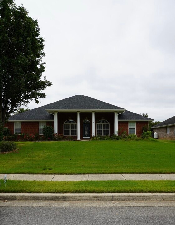 7009 Lynnfield Dr SE in Owens Cross Roads, AL - Foto de edificio