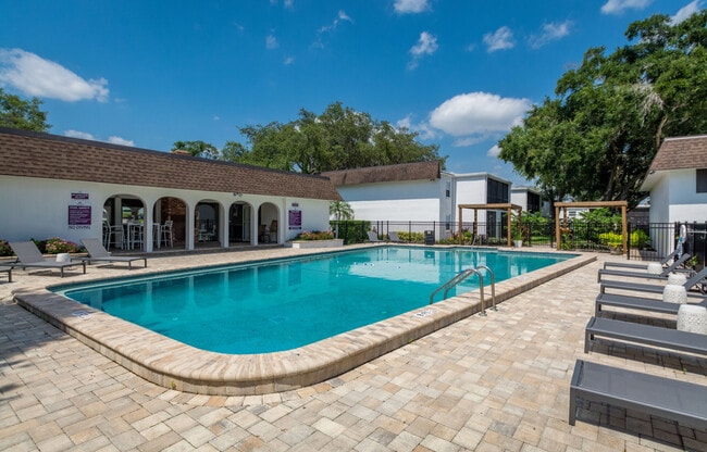 Villas at City Center in Temple Terrace, FL - Foto de edificio - Building Photo