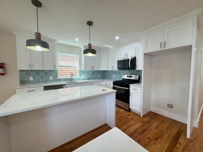11 Edwin Pl in Newark, NJ - Building Photo - Building Photo