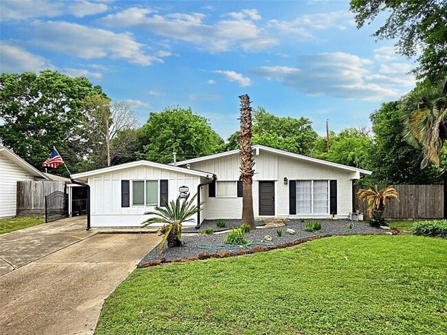 property at 4414 Gardendale Dr