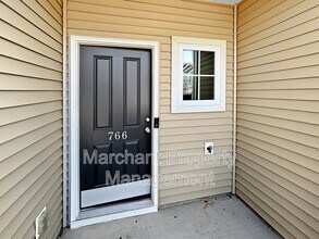 766 Elmbrook Dr in Simpsonville, SC - Building Photo - Building Photo