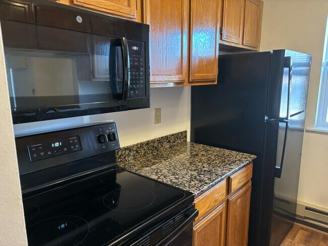 64 Goldenrod Ln in Madison, WI - Building Photo - Building Photo