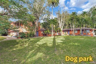 12287 NE 7th Ave in North Miami, FL - Foto de edificio - Building Photo