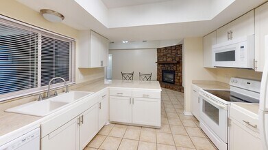 680 Roger Sherman St in Orange Park, FL - Building Photo - Building Photo