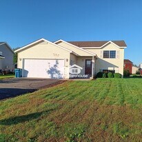 907 3rd Ave NE in St. Joseph, MN - Building Photo