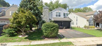 10 Wesley Ln in Burlington, NJ - Building Photo