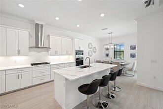 3130 Heather Glen Ct in Naples, FL - Building Photo - Building Photo