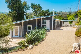27500 Pacific Coast Hwy in Malibu, CA - Building Photo - Building Photo