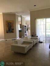 1441 Cardinal Way in Weston, FL - Foto de edificio - Building Photo