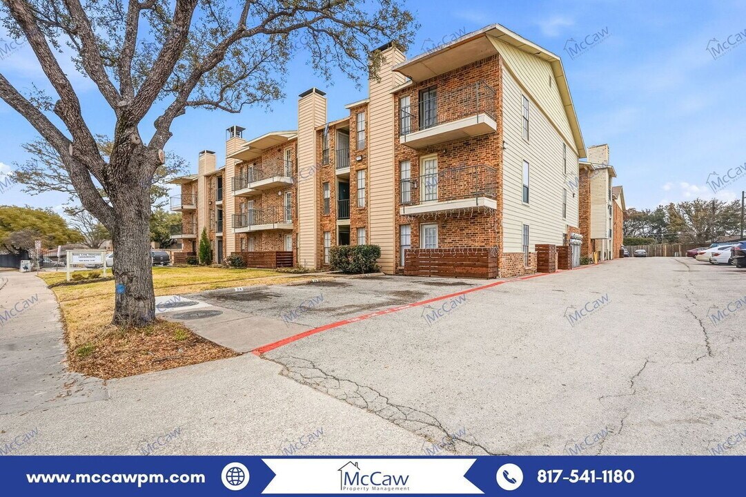 9520 Royal Ln in Dallas, TX - Foto de edificio