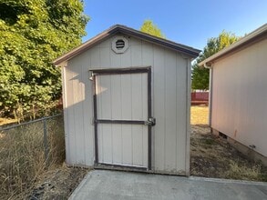 1217 Y Ave in La Grande, OR - Building Photo - Building Photo