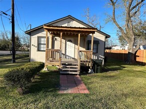805 28 1/2 St in San Leon, TX - Building Photo - Building Photo