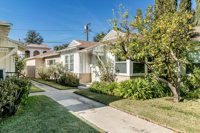 5651 Kester Ave in Van Nuys, CA - Building Photo - Building Photo