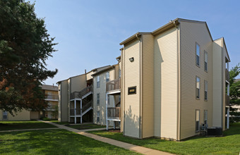 Village of Canterbury Apartment Homes in Newark, DE - Building Photo - Building Photo