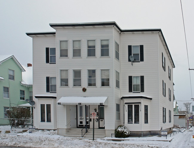 413 Dubuque St in Manchester, NH - Foto de edificio - Building Photo