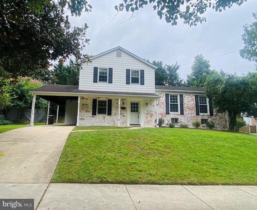 615 Smallwood Rd in Rockville, MD - Building Photo