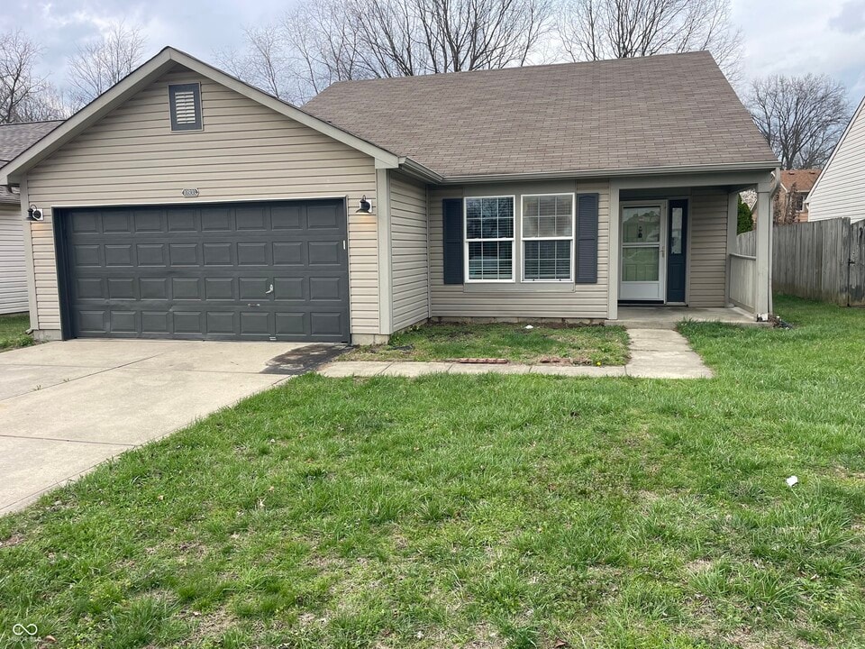 10930 Tealpoint Dr in Indianapolis, IN - Building Photo