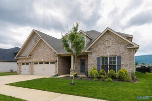 7519 Flint Xing Cir SE in Owens Cross Roads, AL - Building Photo