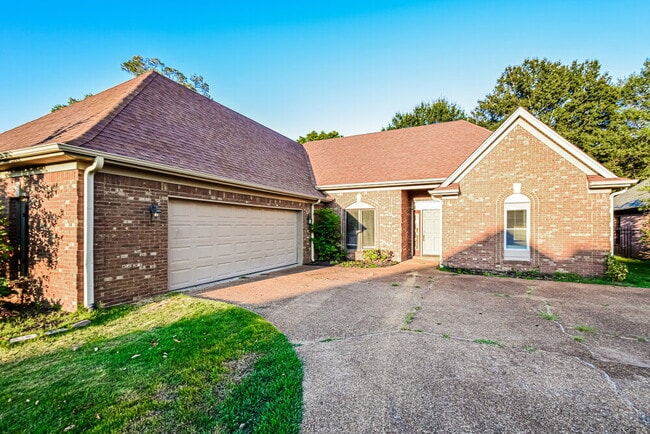 7182 Golden Oaks Loop E