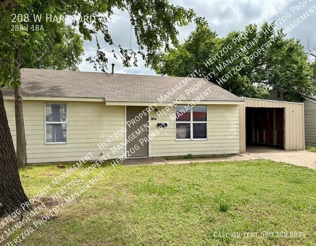 property at 208 W Hartford Ave