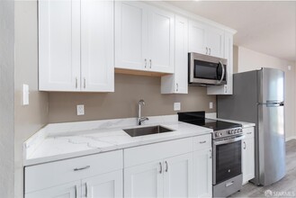 646 Corbett Ave, Unit 601 in San Francisco, CA - Building Photo - Building Photo