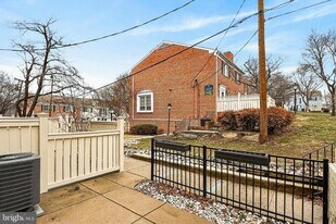 1407 N Van Dorn St in Alexandria, VA - Building Photo