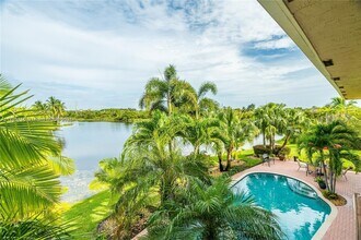 1333 SW 175th Way in Pembroke Pines, FL - Building Photo - Building Photo