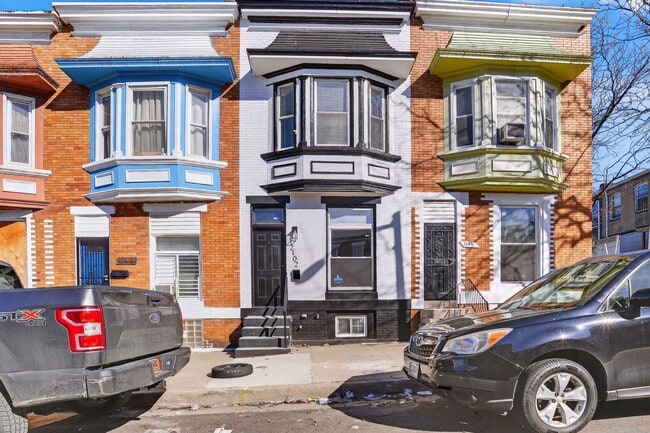 property at 2102 W Saratoga St