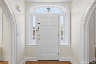 815 E Main St in Branford, CT - Building Photo - Building Photo