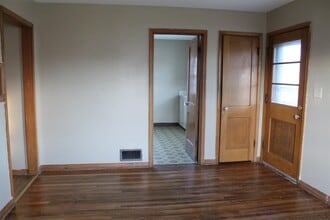 907 N Grant St in Fremont, NE - Building Photo - Building Photo