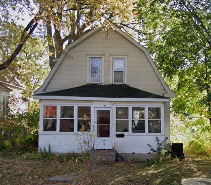 250 N Irving Ave in Minneapolis, MN - Building Photo