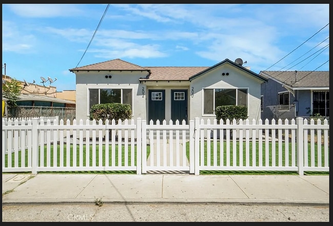 200 N Willow Ave in Compton, CA - Building Photo - Building Photo