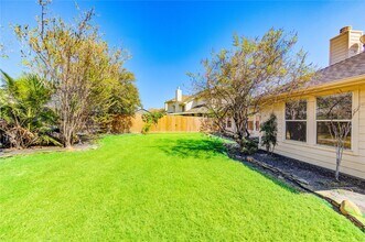 9822 Memorial Crossing Dr in Tomball, TX - Building Photo - Building Photo