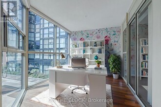 701 King St W in Toronto, ON - Building Photo - Building Photo