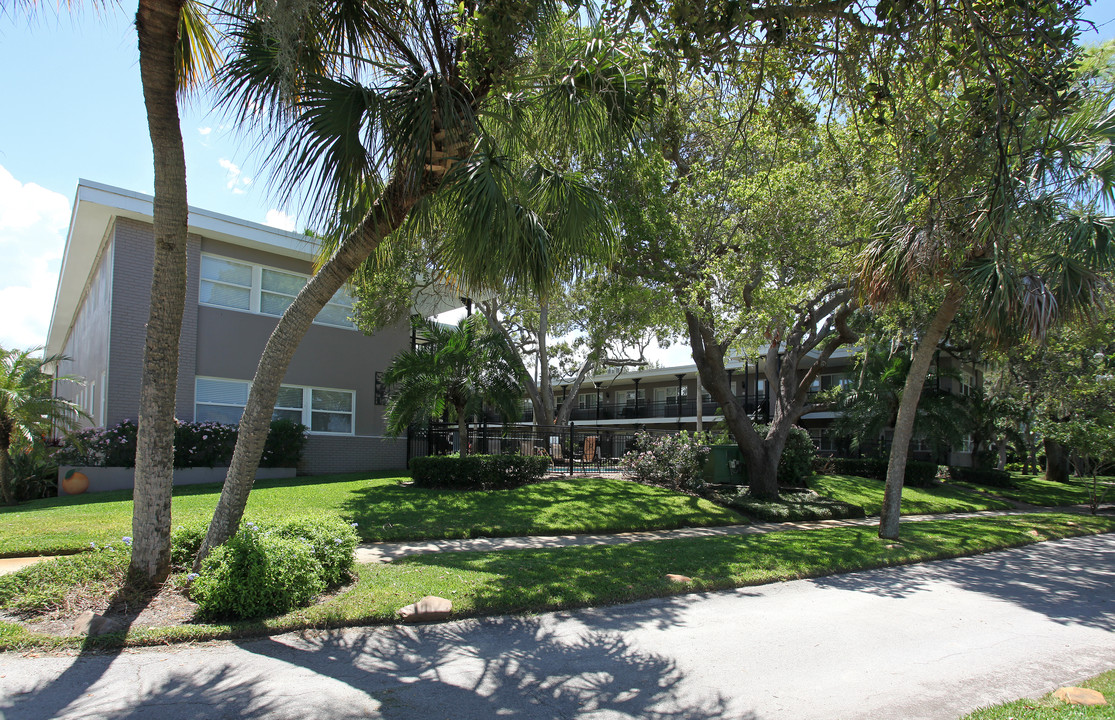 The Victoria in Dunedin, FL - Building Photo