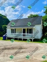 104 South St in Dallas, GA - Building Photo