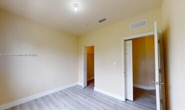 8960 NW 97th Ave in Medley, FL - Building Photo - Building Photo