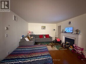 12 Osgoode Street in Cambridge, ON - Building Photo - Building Photo