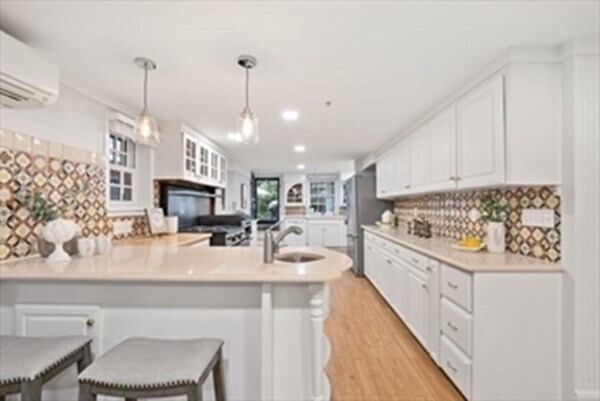 8 Mount Vernon Pl, Unit 1 in Boston, MA - Building Photo - Building Photo