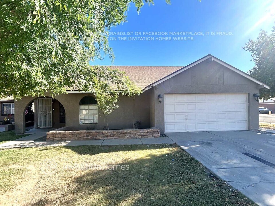 7441 W Krall St in Glendale, AZ - Building Photo