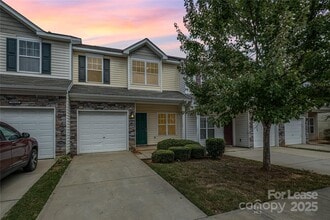 10617 Bunclody Dr in Charlotte, NC - Foto de edificio - Building Photo