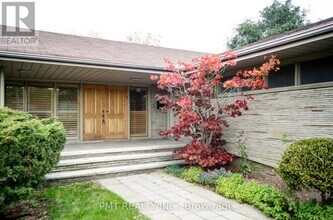 16 Carousel Ct in Toronto, ON - Building Photo - Building Photo