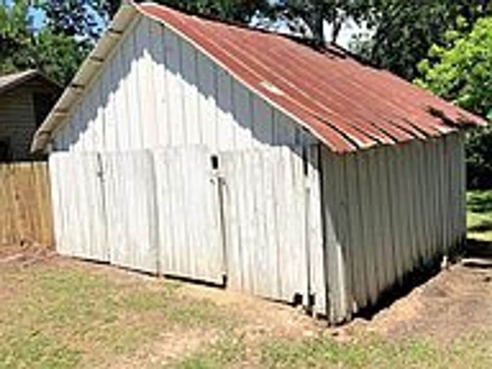 Available August 2026! 2 Bed House Near Downtown Bryan! in Bryan, TX - Building Photo